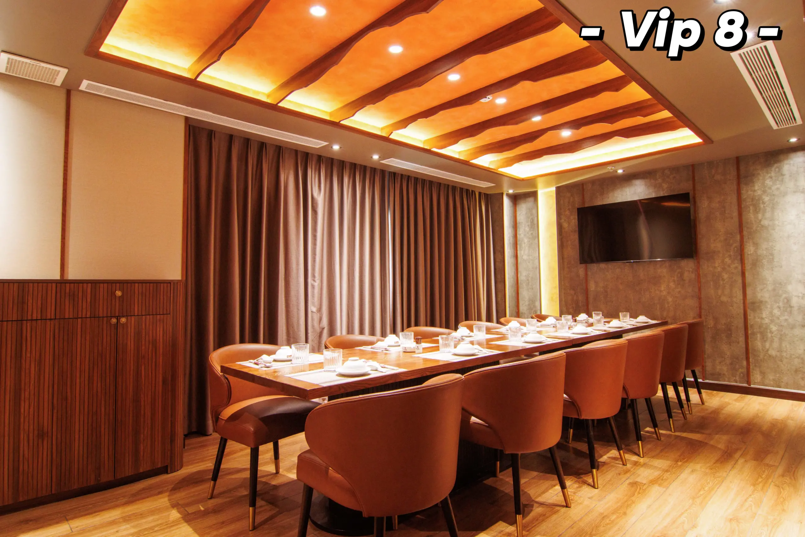 VIP 8 SƠN THUỶ