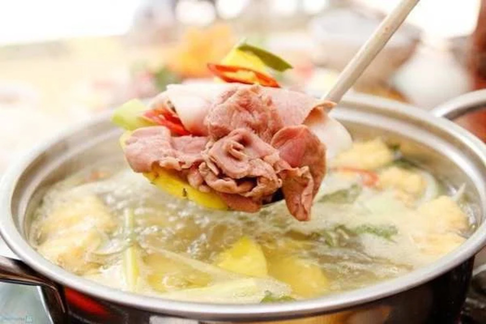 Lẩu bò nóng hổi, vừa ấm bụng, vừa giàu dinh dưỡng 
