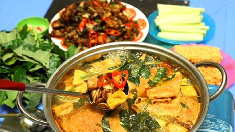 Lẩu ếch măng cay là một trong những món ăn hấp dẫn trên bàn nhậu 