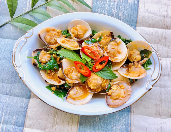 Nghêu Xào Húng Quế