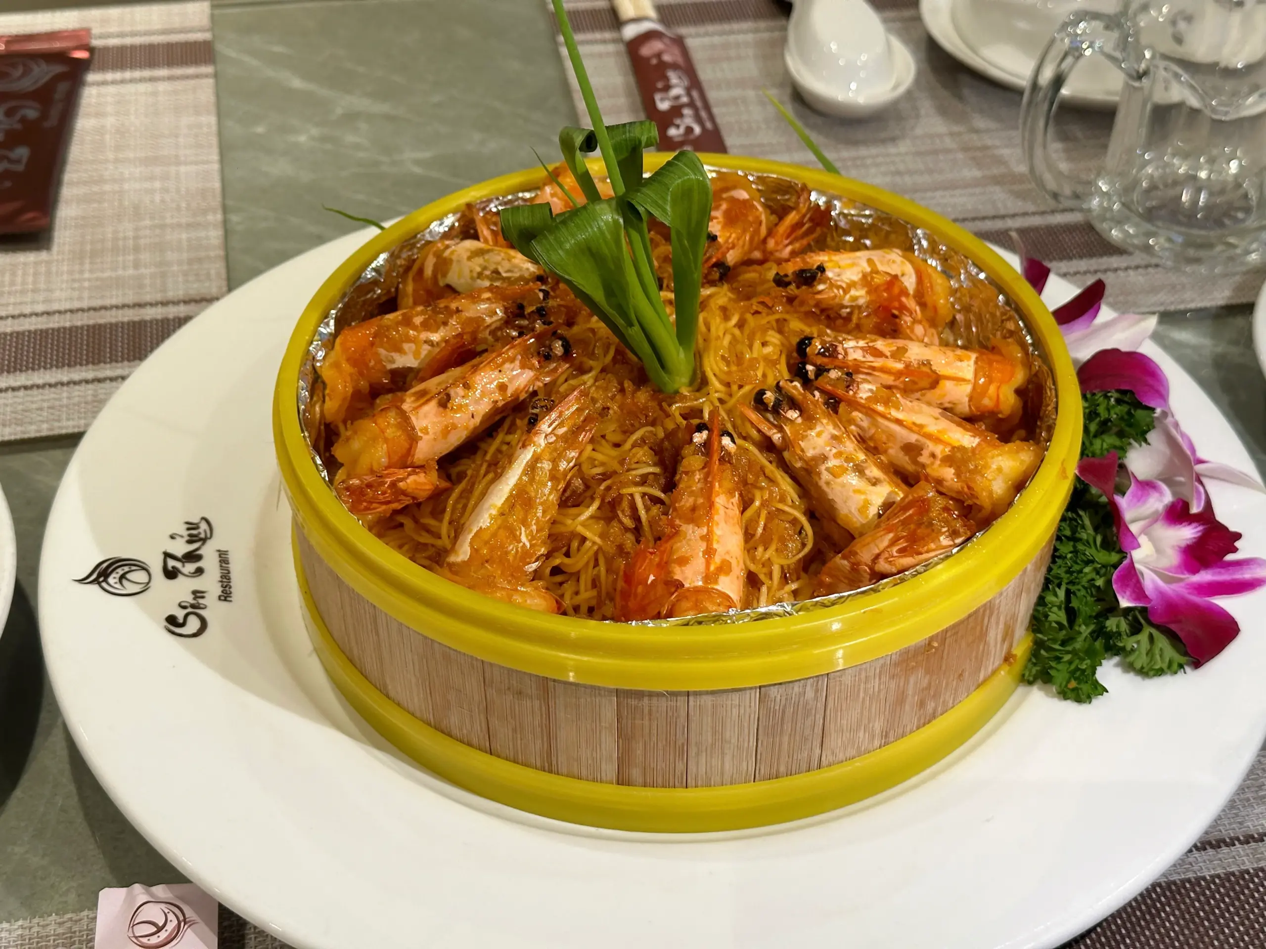 Tôm Sú Xào Mì Tươi